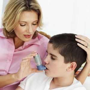 Приступ аллергического кашля у ребенка
