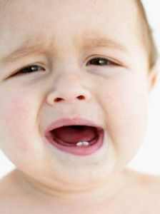 Лезут зубы у ребенка насморк