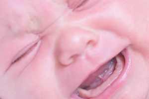 Прорезывание зубов у детей насморк