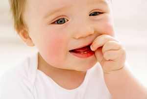Ребенок кашляет при прорезывании зубов
